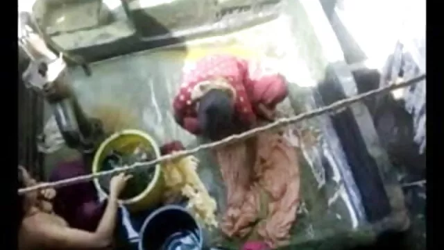 ஒரு சிறிய கல்லூரி டீனேஜுடன் பல புணர்ச்சி. நல்ல ஆபாச லெஸ்பியன் காப்பியங்களில். கேனரிக்கு செய்யப்பட்டது