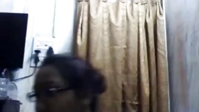 பெரிய கழுதை சிறிய பின்னால் இருந்து இலவச பாதுகாப்பான ஆபாச