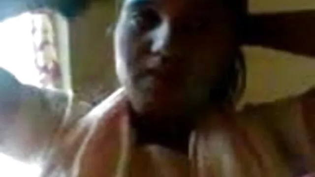 இந்த செவிலியர் மேல் ஆபாச நட்சத்திரம் வீடியோ தனது சொந்த ஆசனவாய் குத்த விரும்புகிறார்