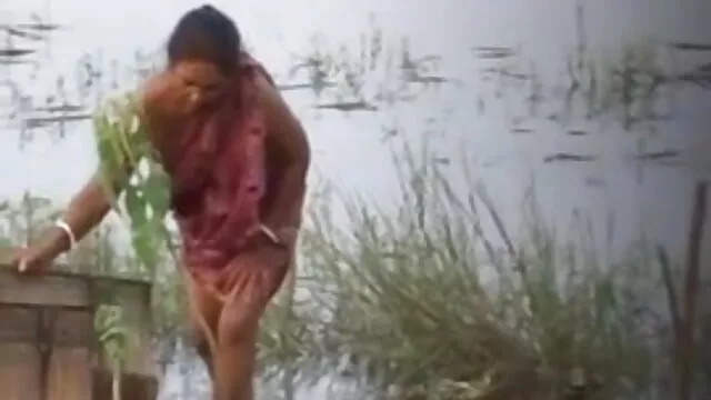 ரெட்ஹெட் காட்டுக்கு சுயஇன்பம் செய்கிறது காலம் ஆபாச செக்ஸ்
