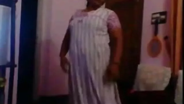ஜப்பானிய டீன் புண்டை ரியல் அம்மா தங்க நிற பல பளப்பான முடி புதர்