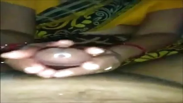 அட்ரியானாவும் மேகனும் சிறந்த சகோதரி ஆபாச பைத்தியம் போல் தெளிக்கிறார்கள்!