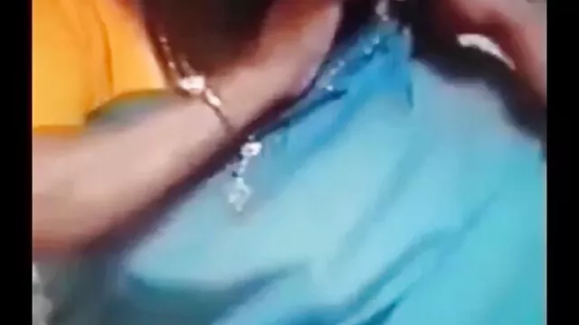 சுருள் ரெட்ஹெட் குழந்தை நல்ல செக்ஸ் ஆபாச சுயஇன்பம் மற்றும் ஒரு உச்சியை பெறுகிறது