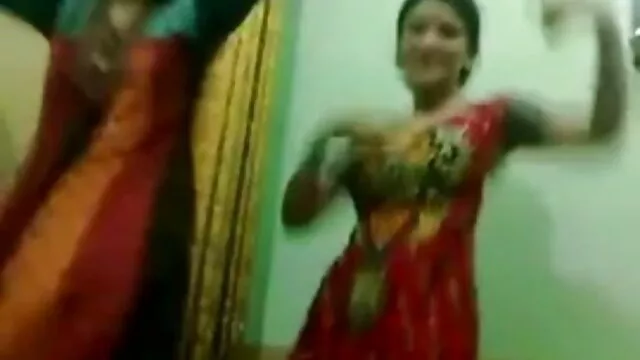 மாதிரி சிறந்த குளிப்பது ஆபாச ஃபக்