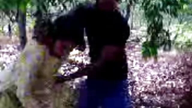 அனிமேஷன் பொம்மை மேல் மெக்சிகன் ஆபாச கழுதை துளையிடப்படுகிறது