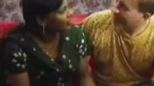 ஓனிக்ஸ் பி.எஃப் மேல் டீன் ஆபாச குடும்பம்