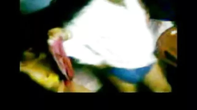 அம்மாவும் ஆபாச வீடியோ மேல் மகனும்