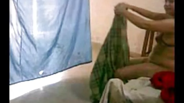 இல்லத்தரசிகள் மேல் இந்திய ஆபாச நட்சத்திரம் கலப்பின அனல்