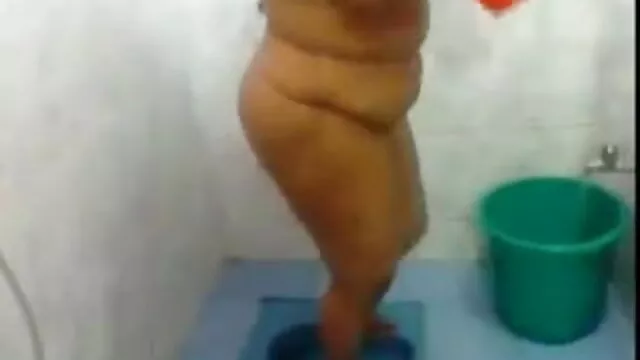 குளத்தில் அம்மா மகன் செக்ஸ் ஹோட்டல் கவர்ச்சியான லெஸ்பியன்
